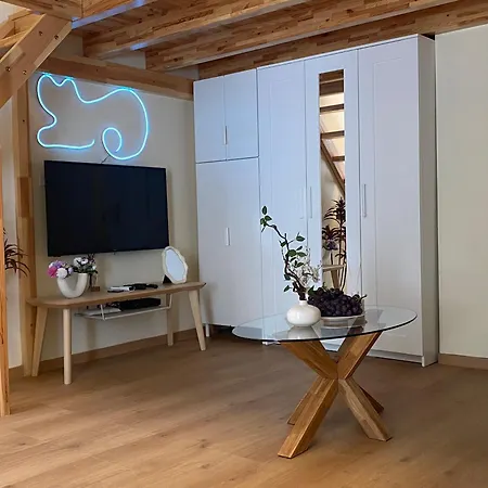 Apartment Sweet Spot-next New York Cafe *