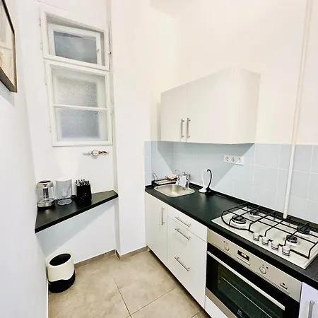 Sweet Spot-ac, Near Metro, Free Wifi, Centre Appartamento Budapest