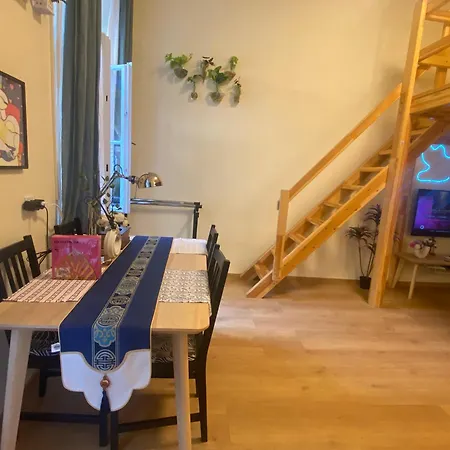 Sweet Spot-next New York Cafe Apartment