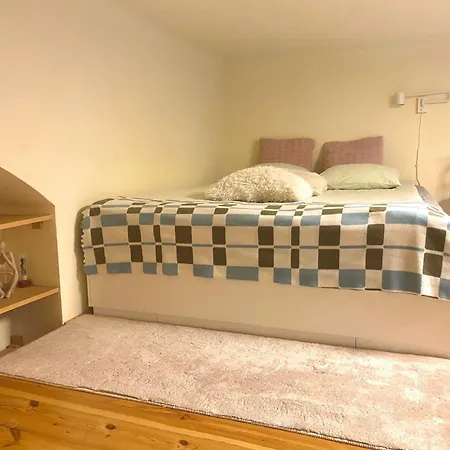 Quiet Cozy Center 2min Metro Sweetspot Apartment *