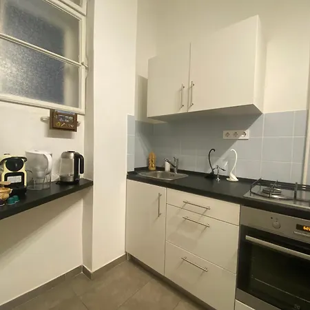 Apartment Quiet Cozy Center 2min Metro Sweetspot