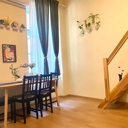 Quiet Cozy Center 2min Metro Sweetspot * Budapest